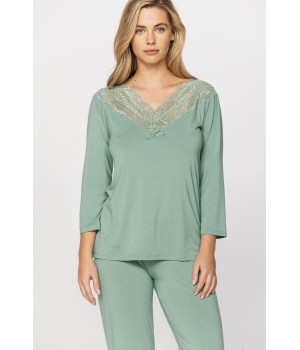 Conjunto de dormir micromodal y elastano color verde de frente